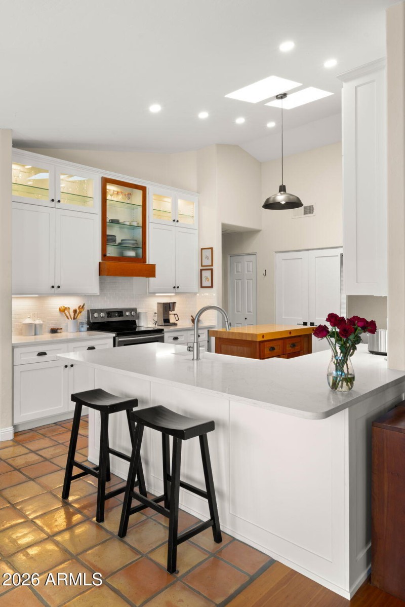 12-web-or-mls-Kitchen5