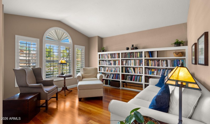 6-web-or-mls-Formal Living Space