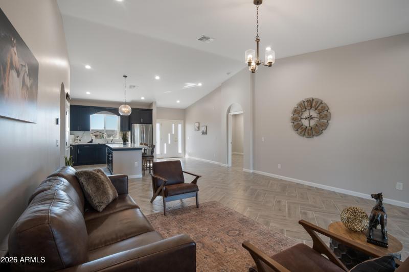 35684 W Chipman Rd ( Yellow House Pt3)-7