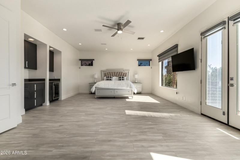 Upstairs primary bedroom