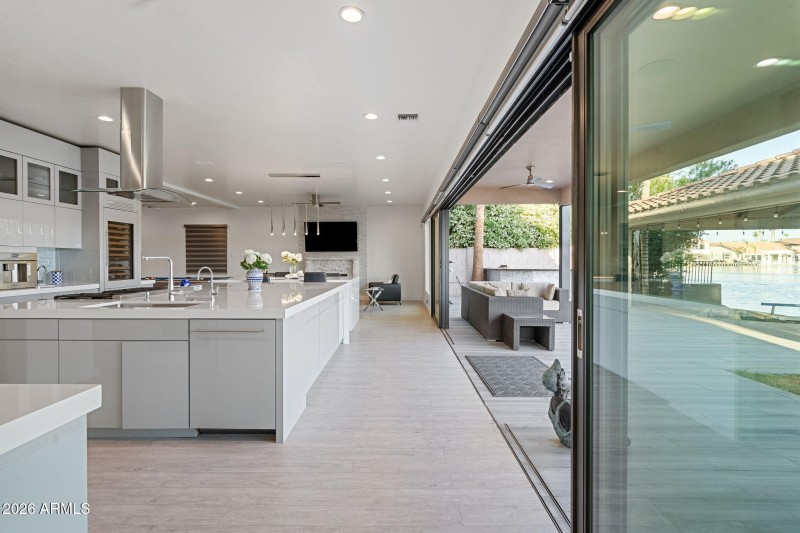 Automated sliding door