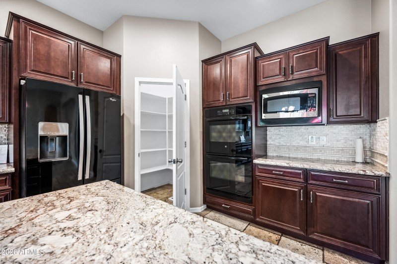 16-2396N156D-ocupix-