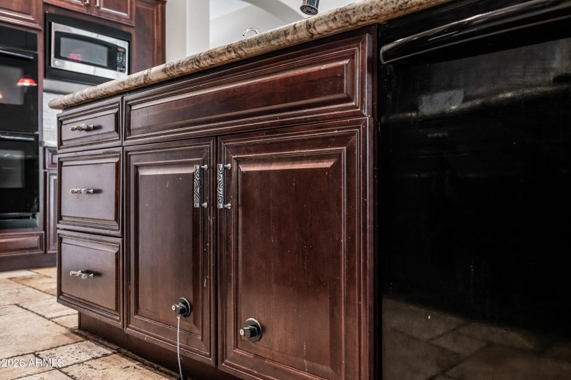 19-2396N156D-ocupix-