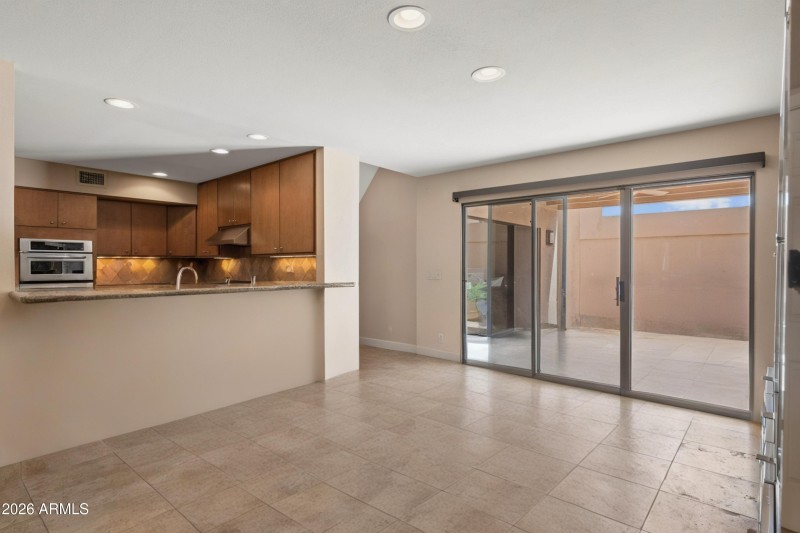 Kitchen/Dining