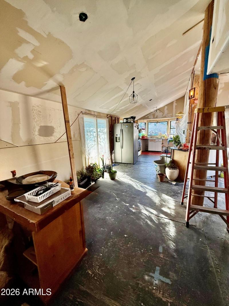 2437 La Grand View of Dining w slider t