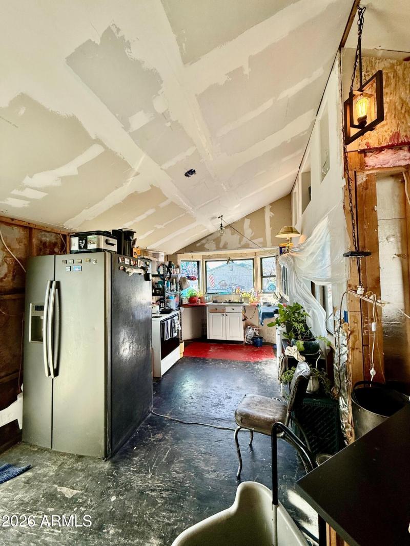 2437 La Grand Kitchen