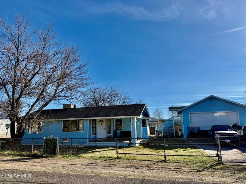 2437 La Grand Front 1