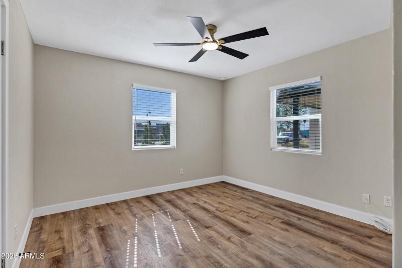 554 W Lincoln Ave-16