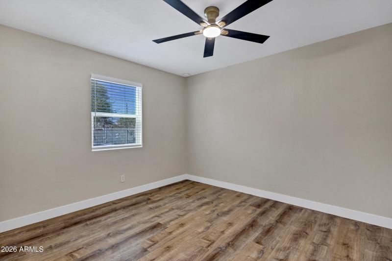 554 W Lincoln Ave-17