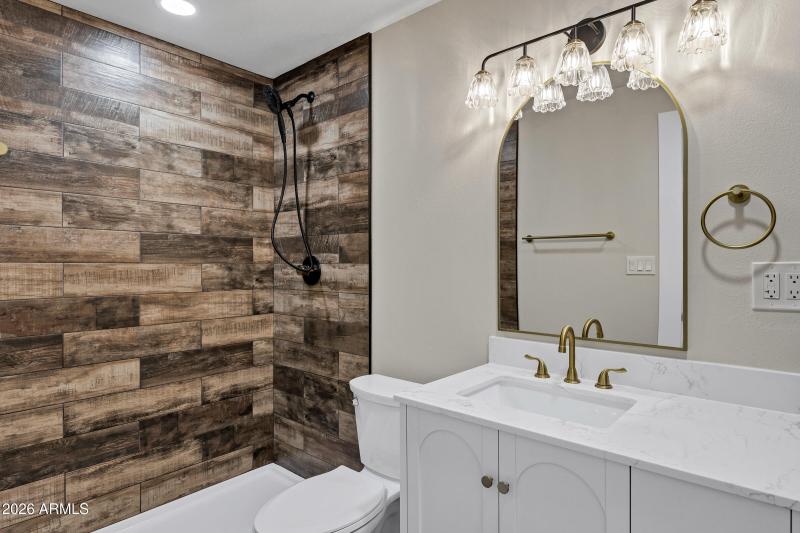 554 W Lincoln Ave-21