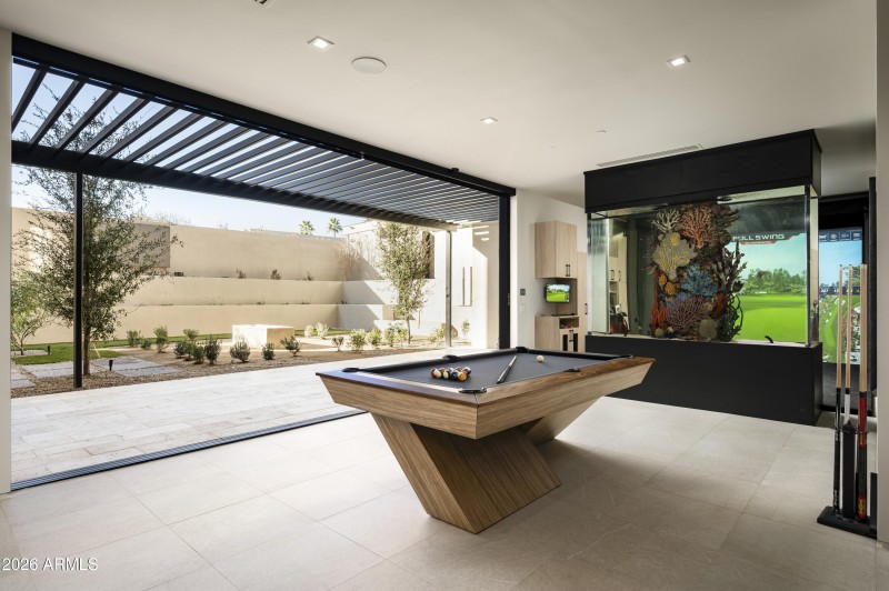 045_Pool, Shark Tank, Simulator