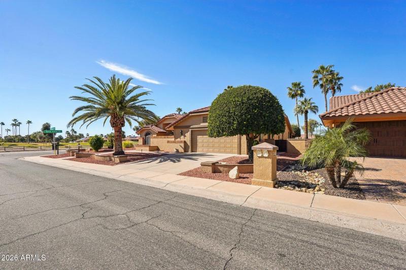 1-web-or-mls-W Springdale Dr-S2302-001