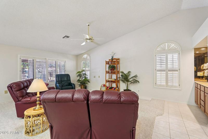 12-web-or-mls-W Springdale Dr-S2302-012