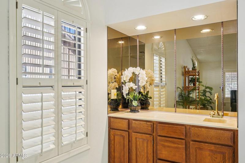 42-web-or-mls-W Springdale Dr-S2302-042