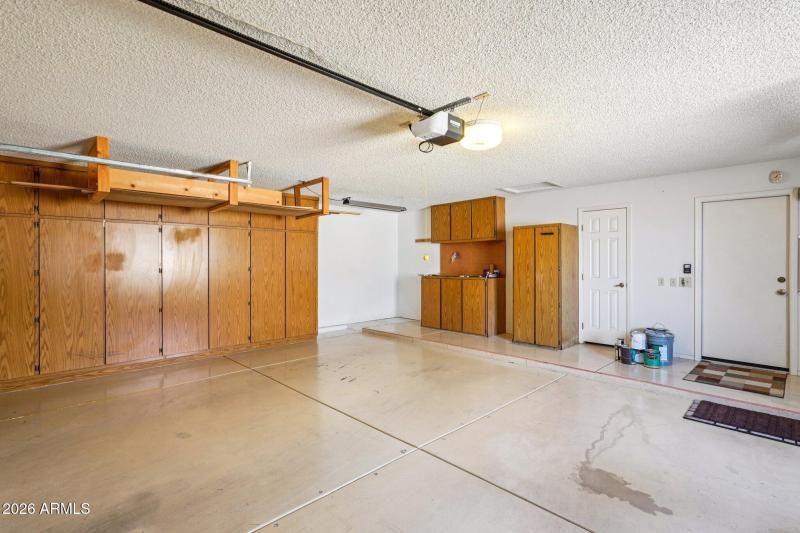 46-web-or-mls-W Springdale Dr-S2302-046