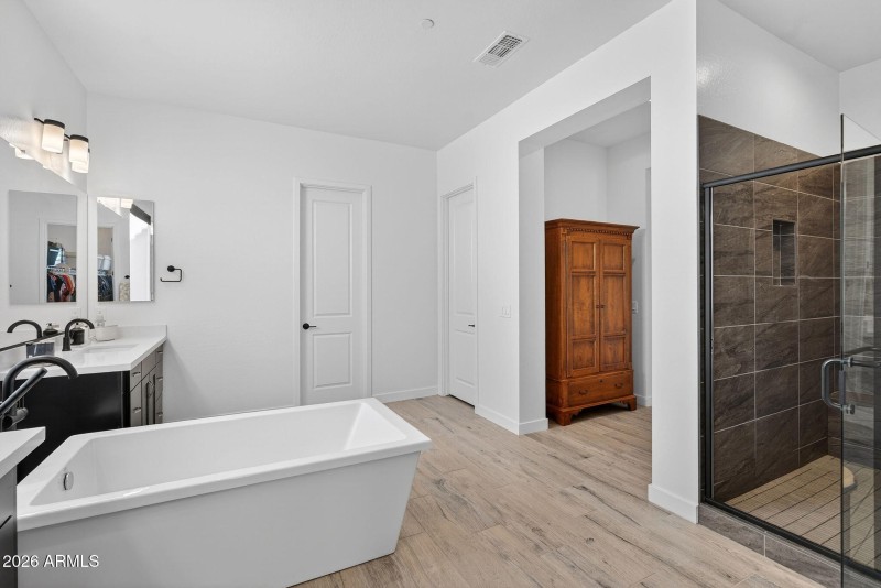 47-web-or-mls-44N 181st Dr