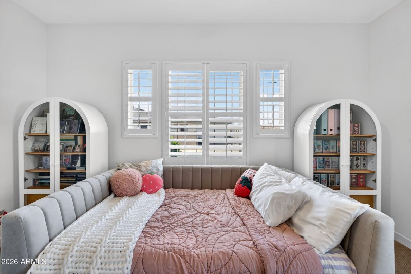 56-web-or-mls-57N 181st Dr