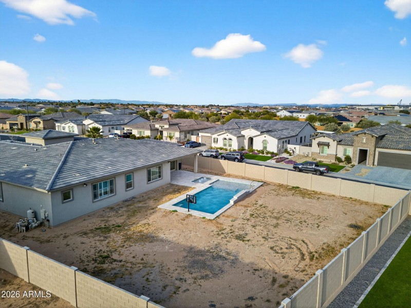 99-web-or-mls-04N 181st Dr