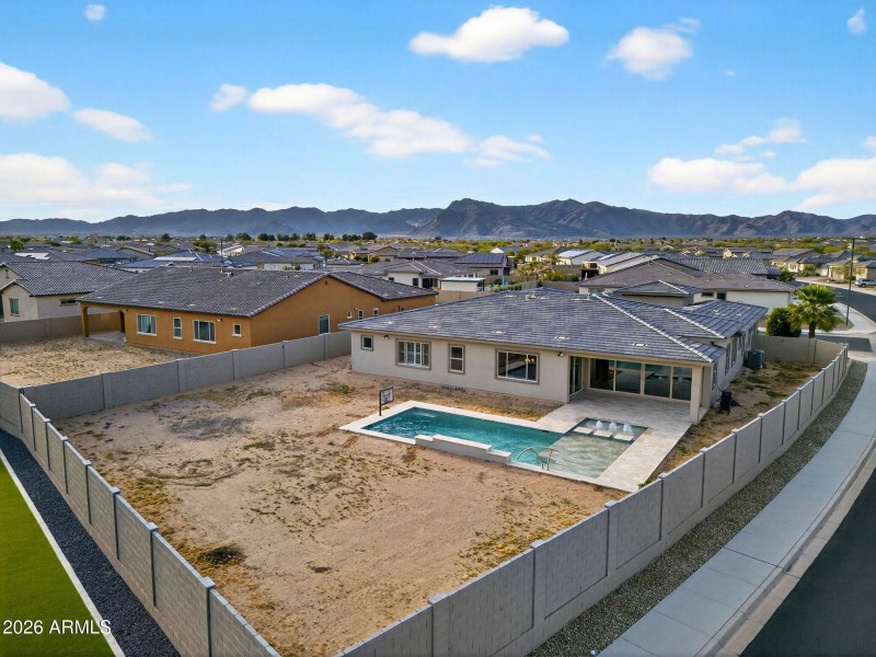 100-web-or-mls-03N 181st Dr