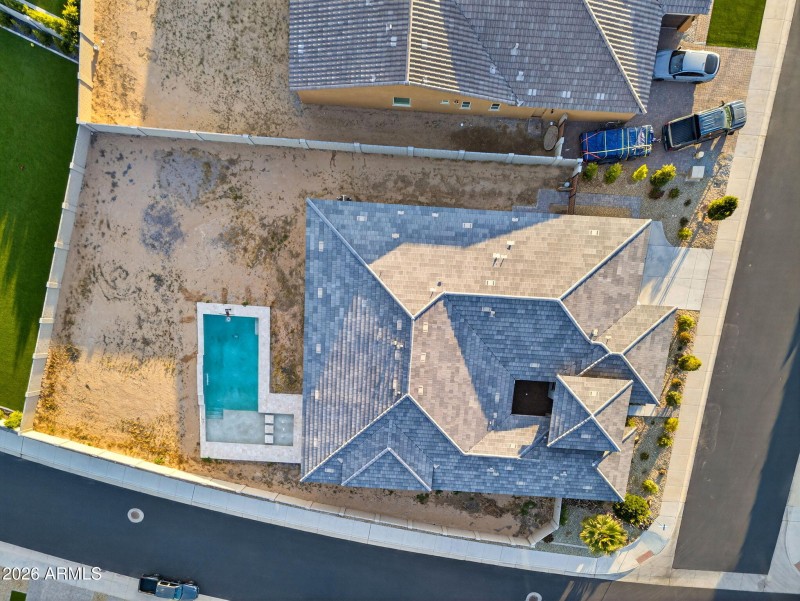 101-web-or-mls-16N 181st Dr