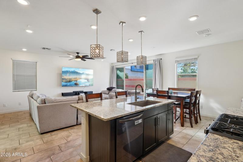 5-print-N 10th St-S2302-014