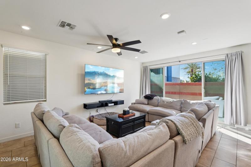 10-print-N 10th St-S2302-011