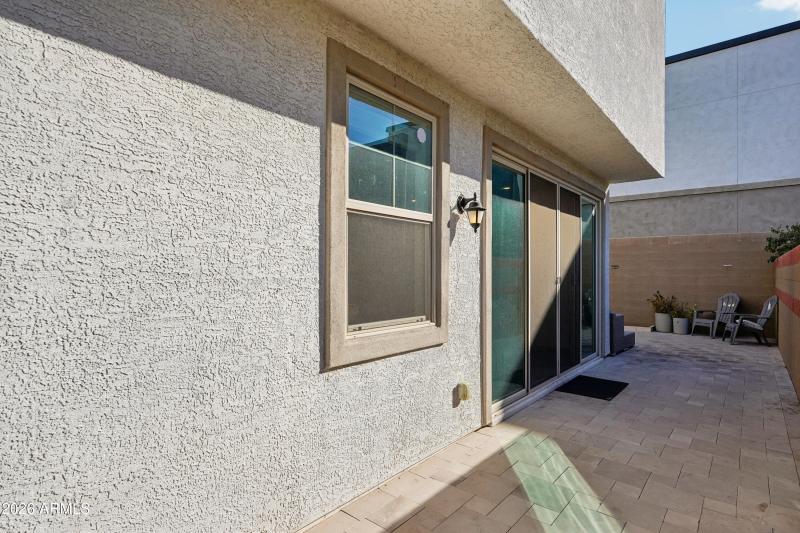 40-print-N 10th St-S2302-044