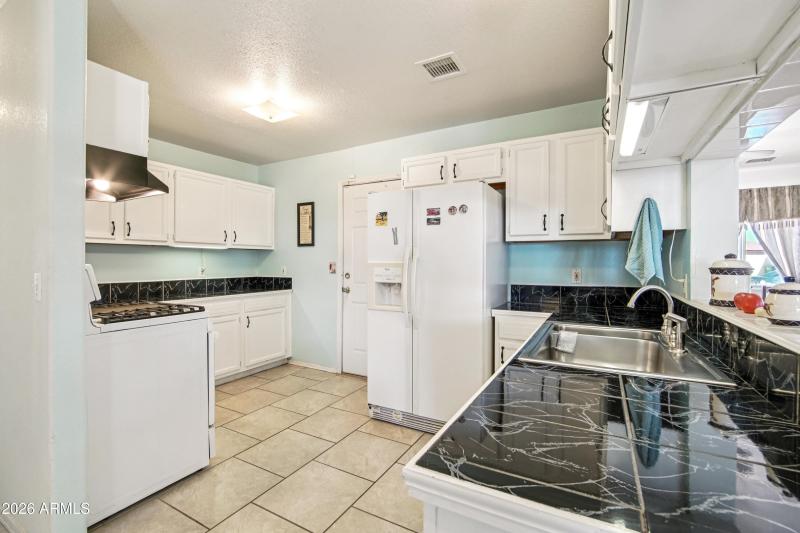 11-print-S Ash Ln-S2302-011