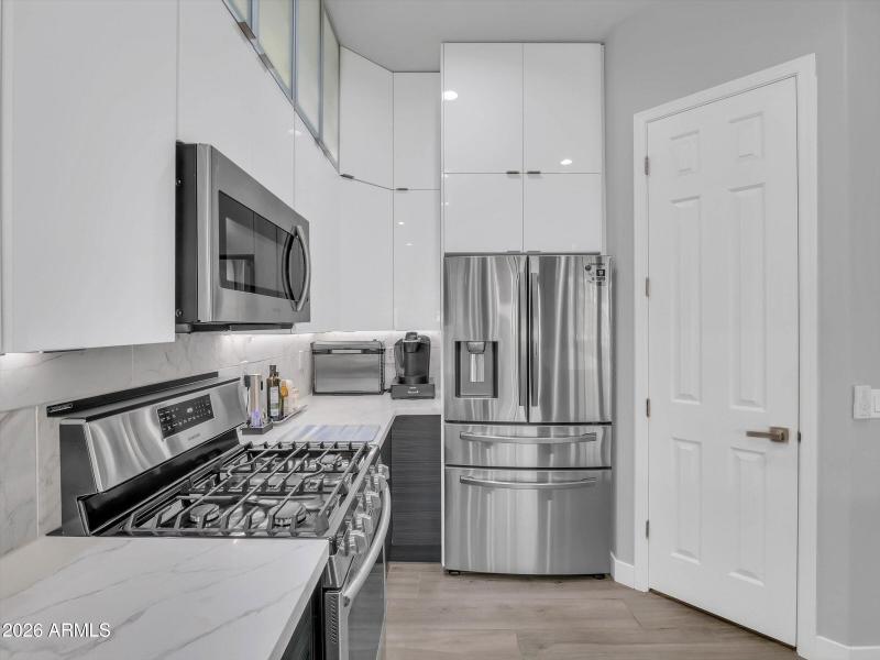 15-7246 E Lupine Ave-15