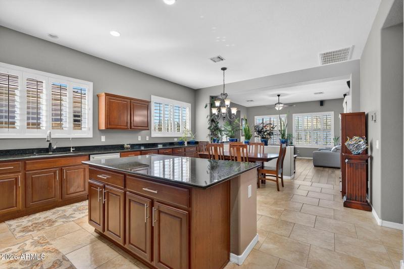 14-web-or-mls-2336 W River Rock Ct - 56