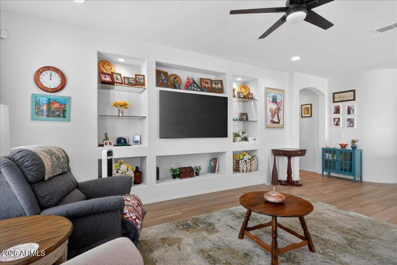 12-25466 N 163rd Dr_RedHogMedia