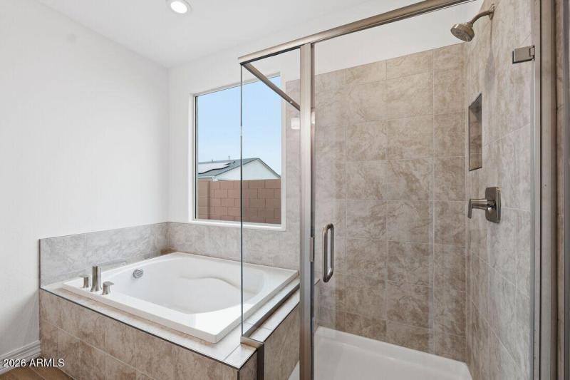 hj-az-phoenix-asante-passage-yellowstone