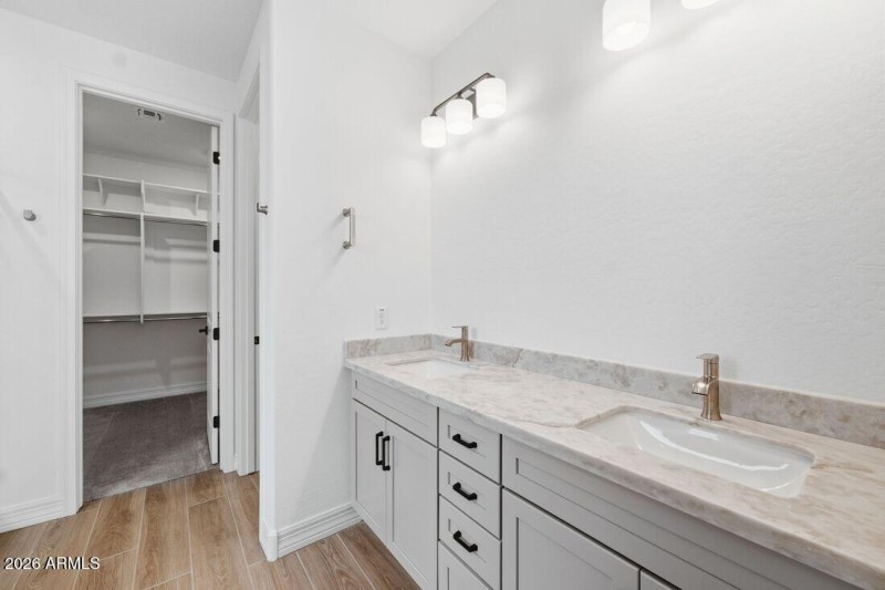 hj-az-phoenix-asante-passage-yellowstone