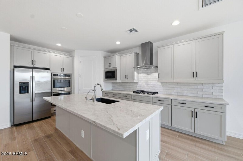 hj-az-phoenix-asante-passage-yellowstone