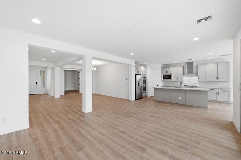 hj-az-phoenix-asante-passage-yellowstone