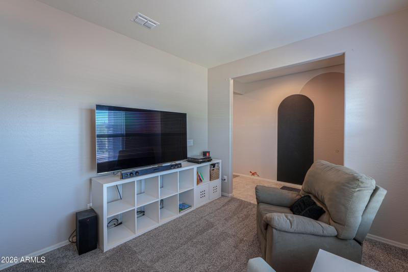 43653 W CYPRESS Lane