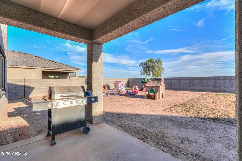 43653 W CYPRESS Lane