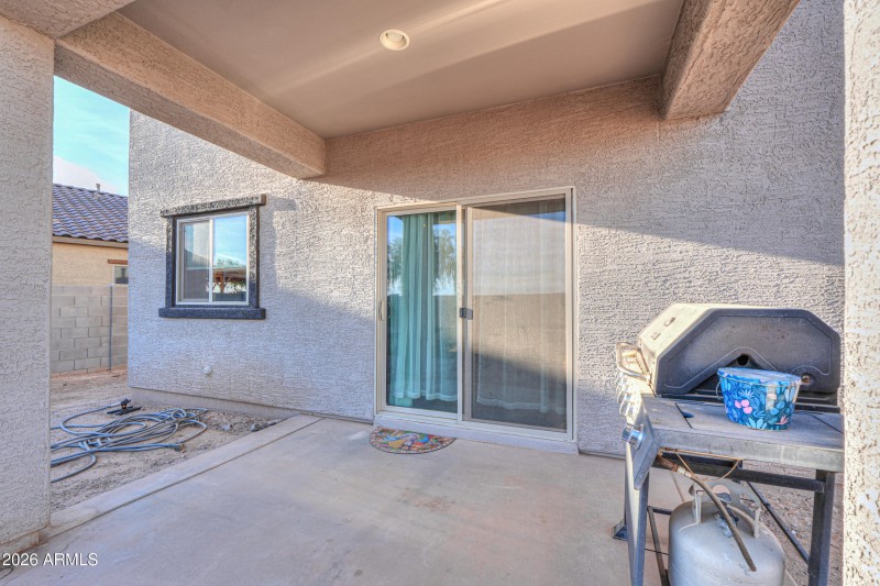 43653 W CYPRESS Lane