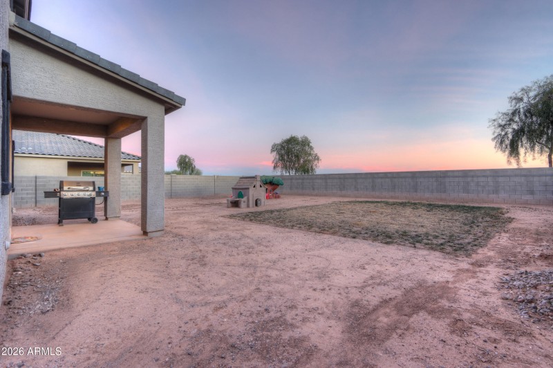 43653 W CYPRESS Lane