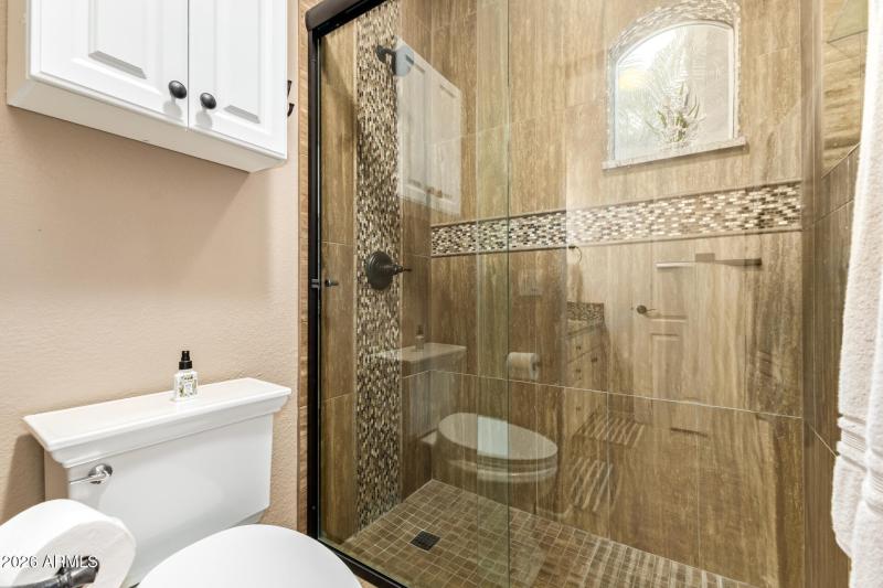 7184 Foothill Dr - 33 - Shower