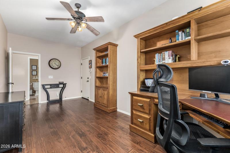 7184 Foothill Dr - 35 - Office