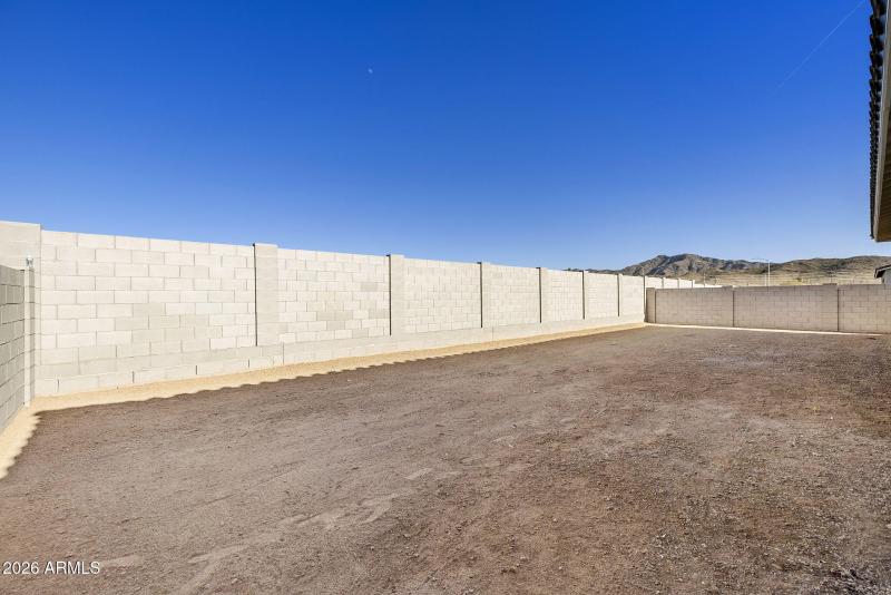 LARGE BACK YARD WITH MOUNTAIN VIEWS