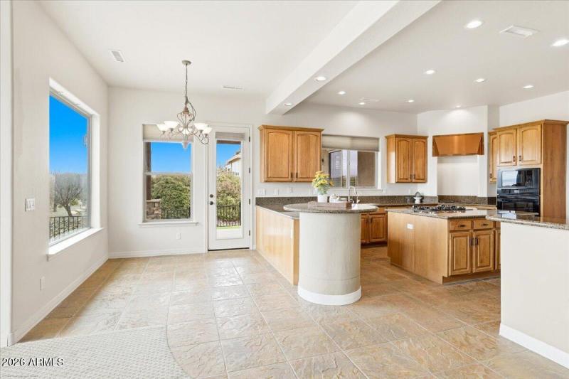 EAT IN KITCHEN WITH VIEWS