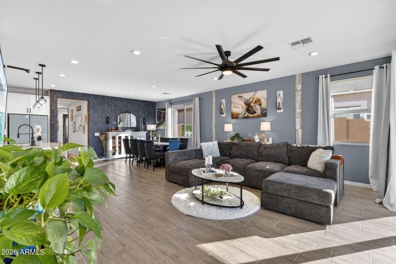 5-web-or-mls-24W Blue sky Dr