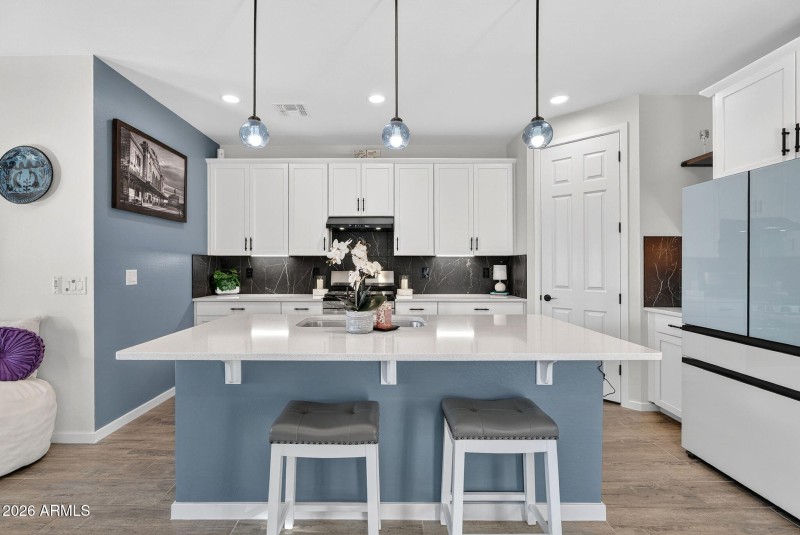 12-web-or-mls-16W Blue sky Dr