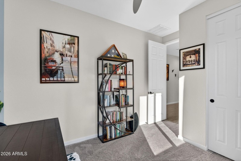 19-web-or-mls-07W Blue sky Dr