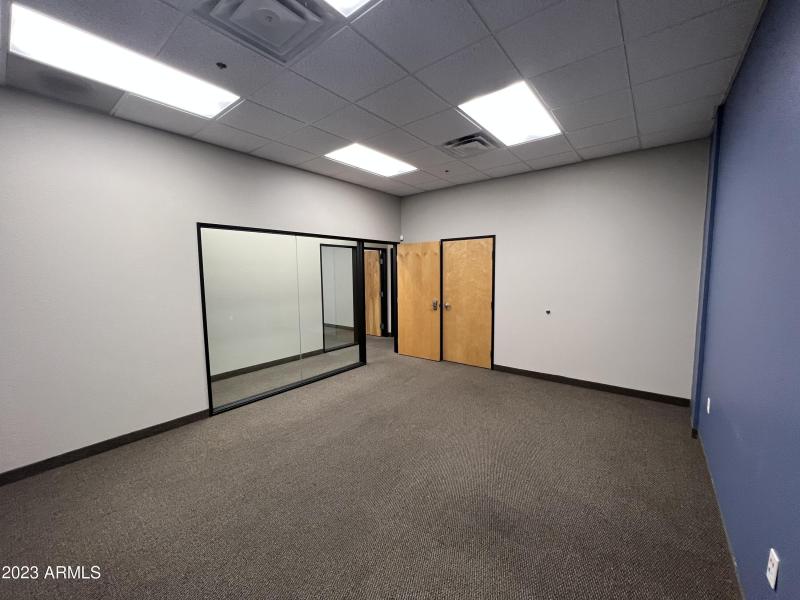 Office 5. opt Conf Rm