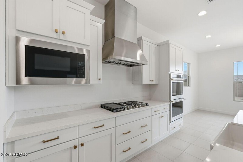 hj-az-phoenix-aloravita-south-summit-cat