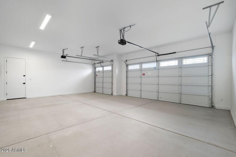 hj-az-phoenix-aloravita-south-summit-cat