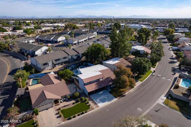 E Northshore Dr (1506)-44